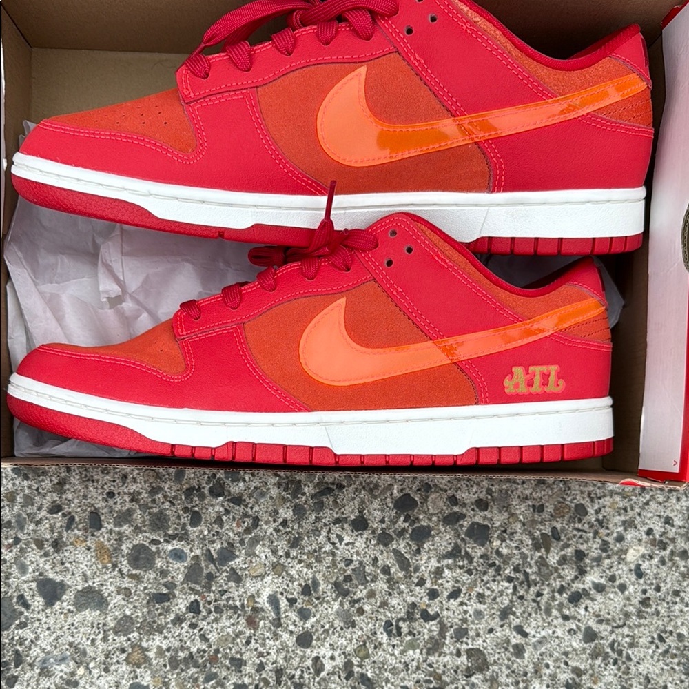Nike Dunk Low ATL - Picture 6 of 6